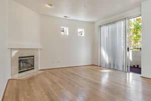 010_2561 Park Blvd N201