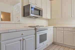 012_2561 Park Blvd N201