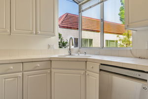 013_2561 Park Blvd N201