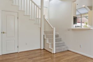 015_2561 Park Blvd N201