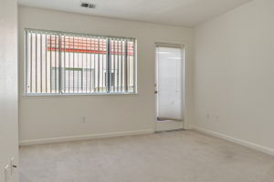 021_2561 Park Blvd N201