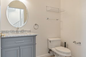 024_2561 Park Blvd N201