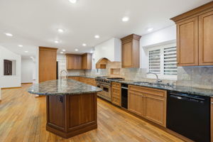 015_F8_2561 Rolling Hills Ct