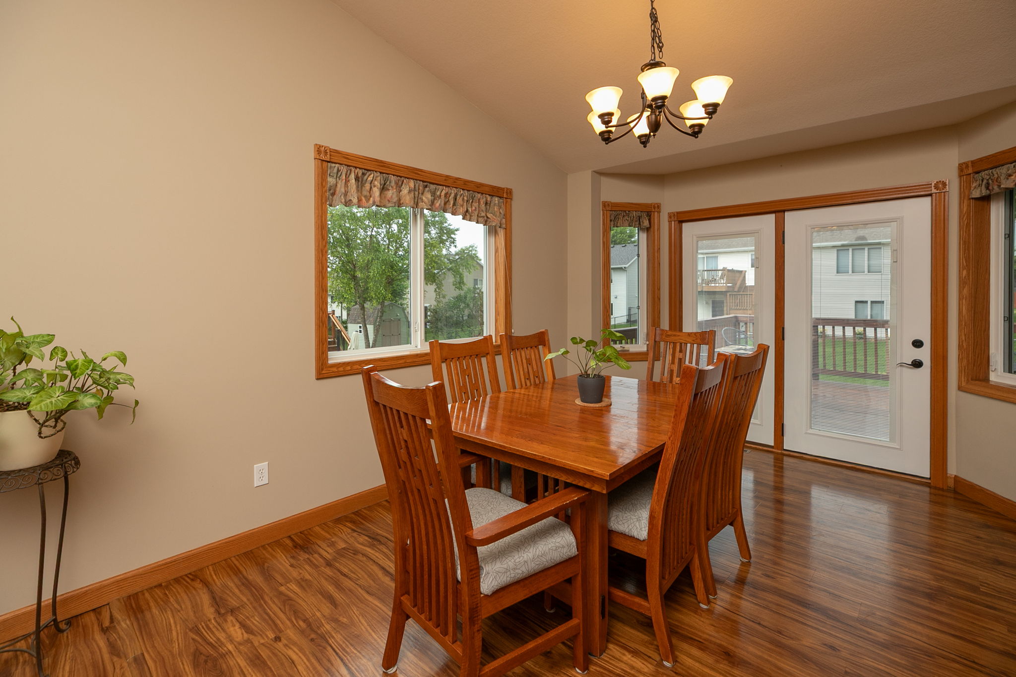 08-Dining Room
