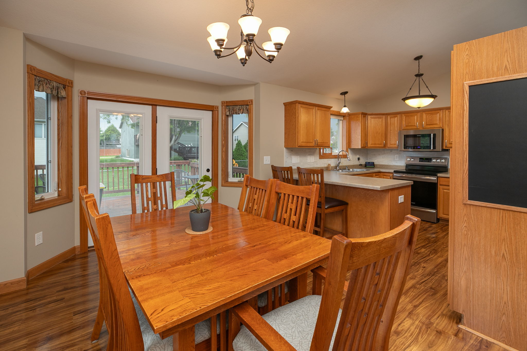 09-Dining Room