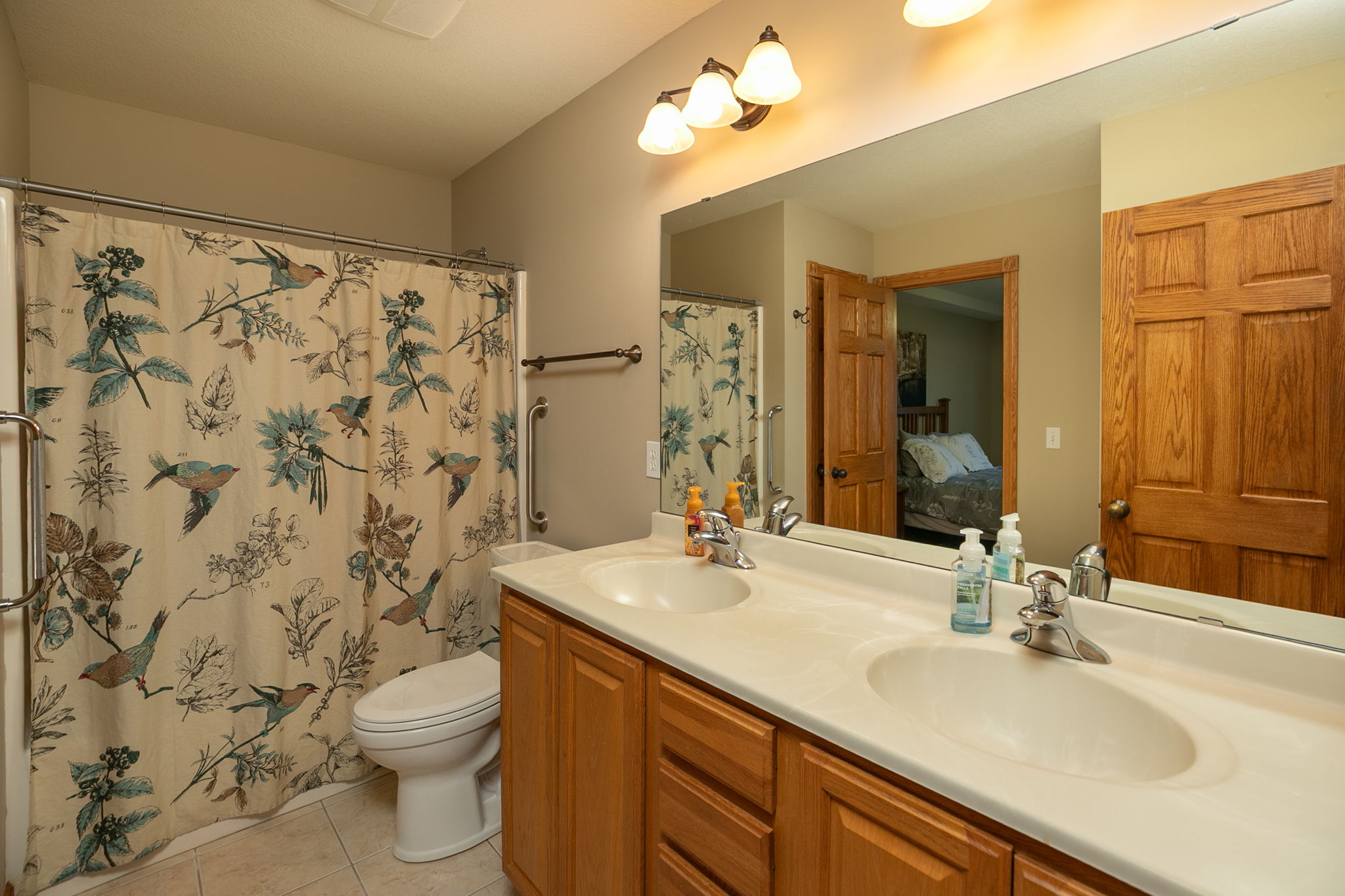 17-Bathroom