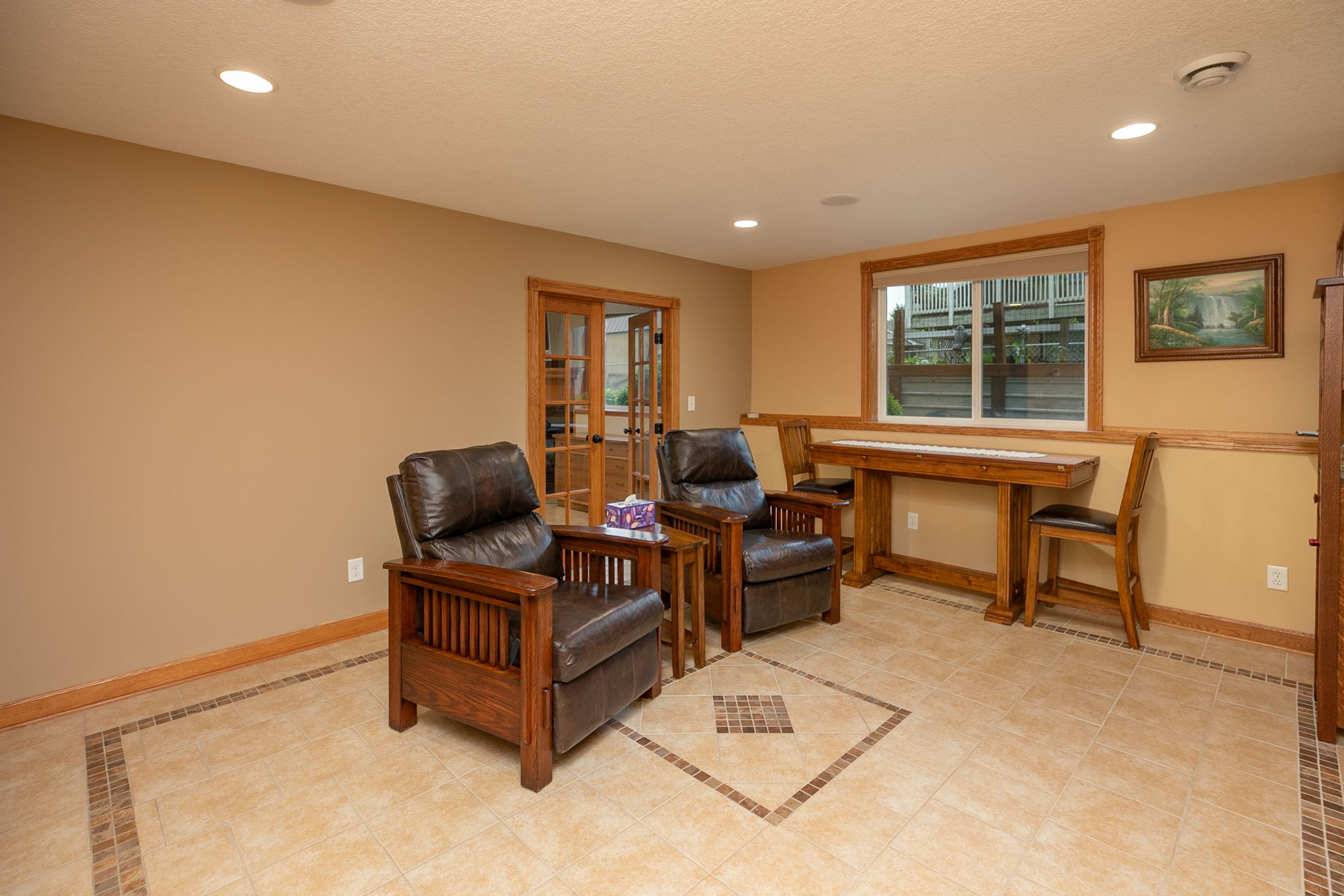 23-Family Room