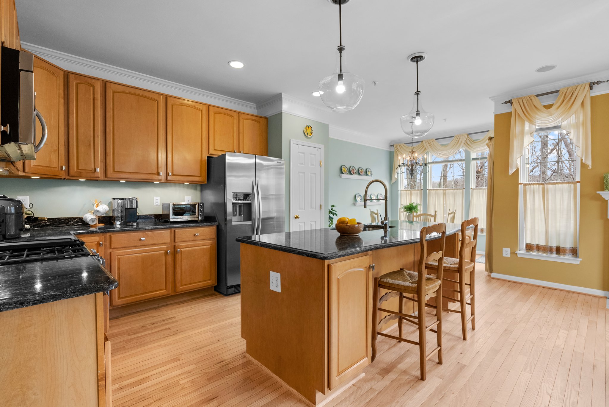 12. 2562 Sutcliff Terrace.jpg