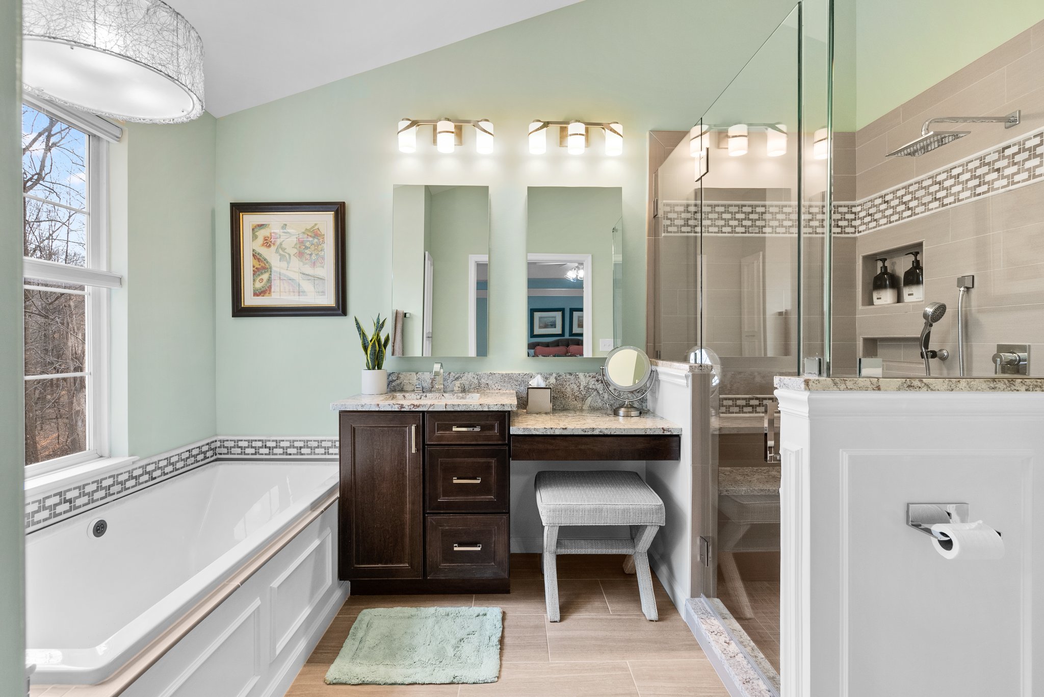 32. 2562 Sutcliff Terrace.jpg