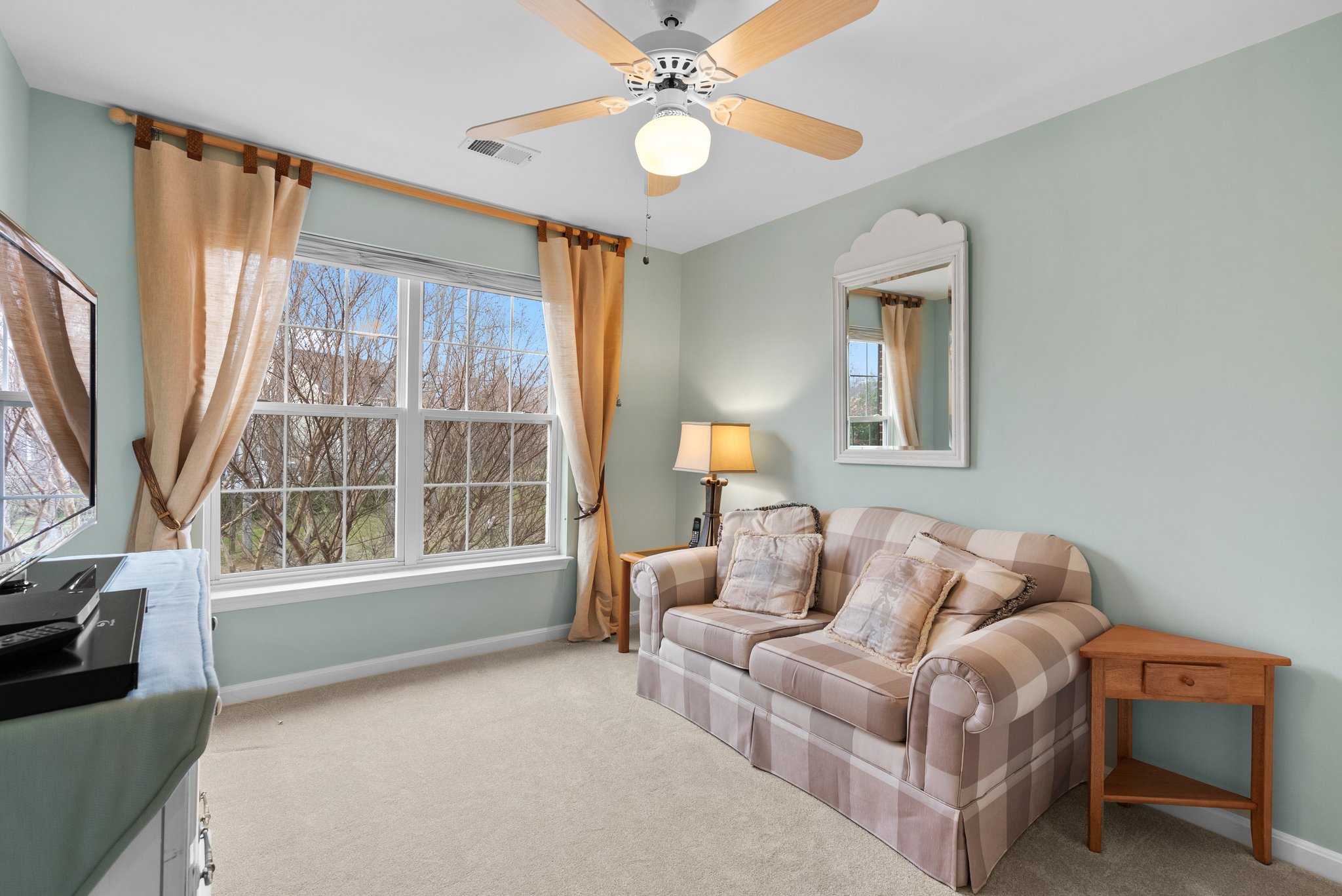 23. 2562 Sutcliff Terrace.jpg