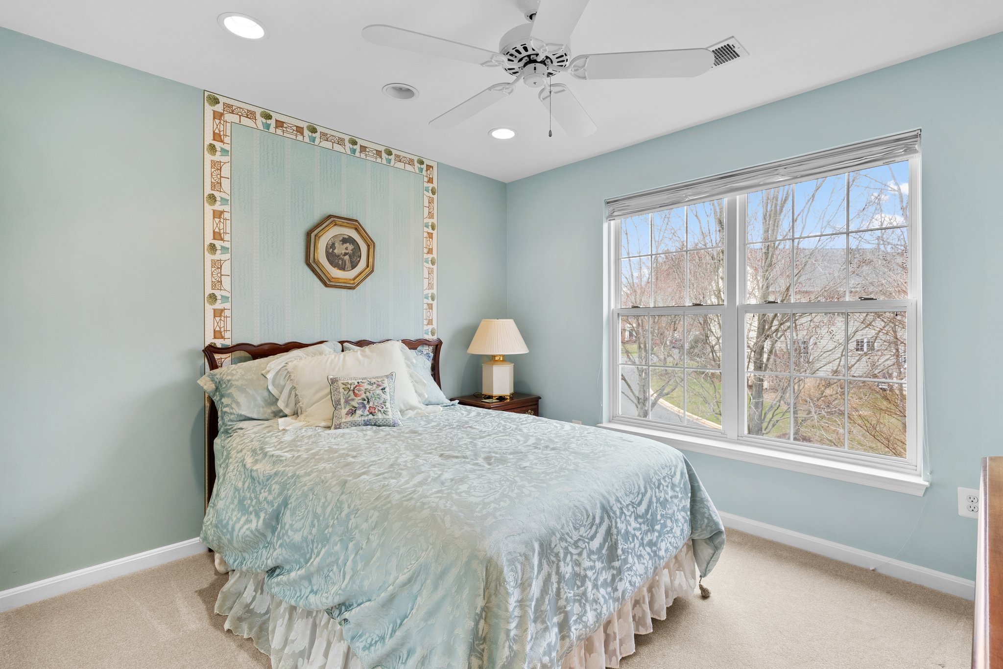 25. 2562 Sutcliff Terrace.jpg