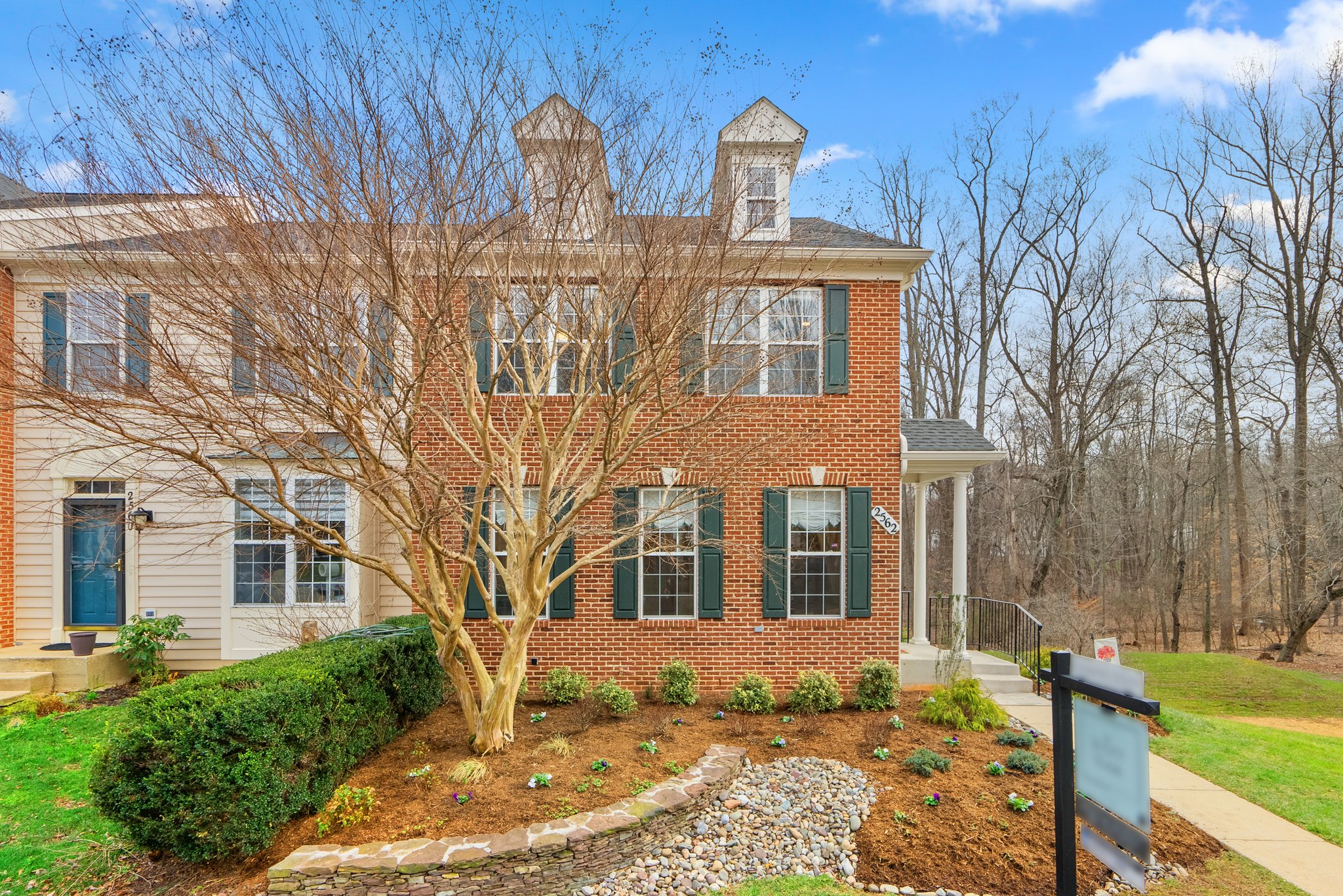 03. 2562 Sutcliff Terrace.jpg