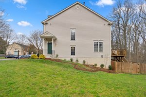 43. 2562 Sutcliff Terrace.jpg