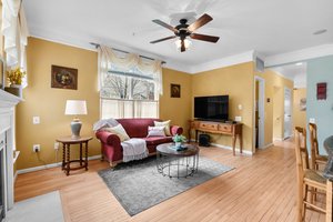 18. 2562 Sutcliff Terrace.jpg