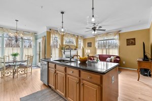 14. 2562 Sutcliff Terrace.jpg