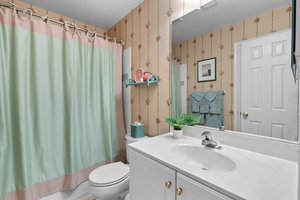 38. 2562 Sutcliff Terrace.jpg