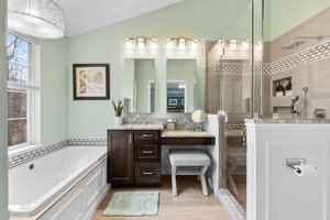 32. 2562 Sutcliff Terrace.jpg