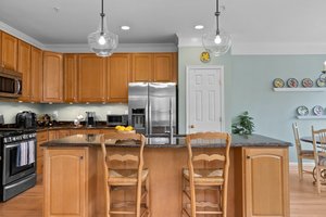 13. 2562 Sutcliff Terrace.jpg