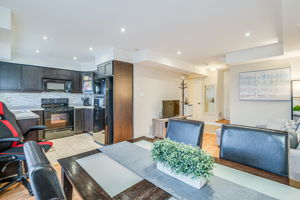  2563 Sixth Line Unit 5, Oakville, ON L6H, US Photo 13