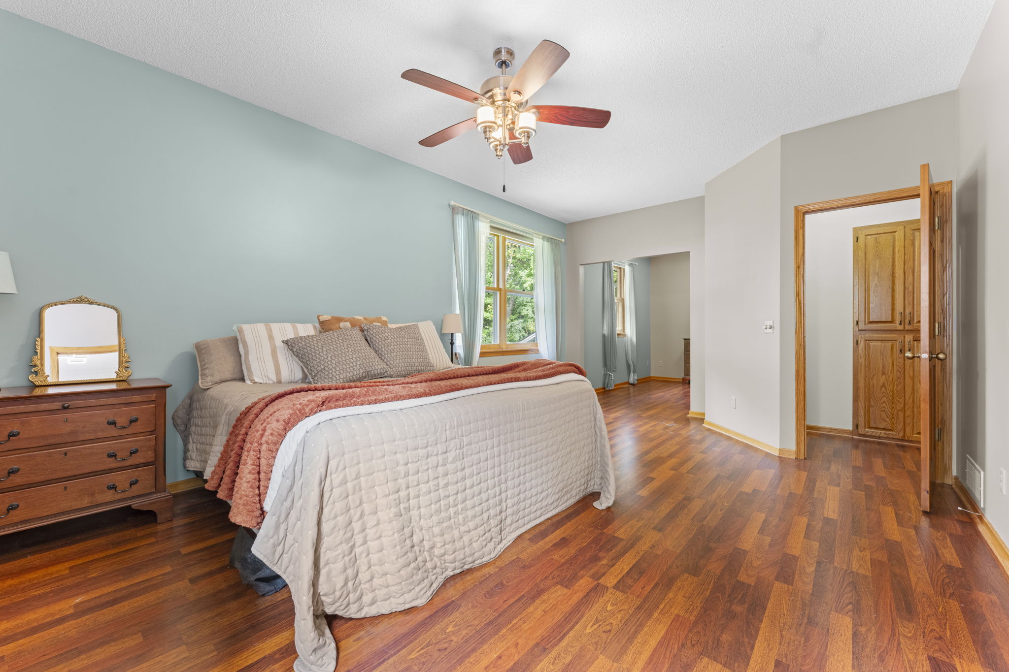  Photo 50