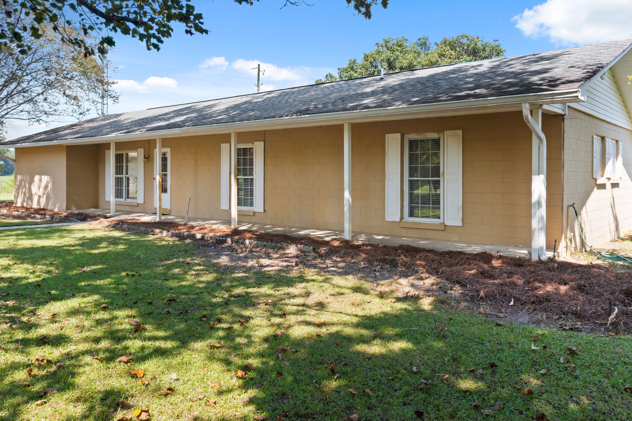 2565-shakey-joe-rd-vernon-fl-32462-sirpixalot