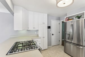 Northglen Dr-023.jpg