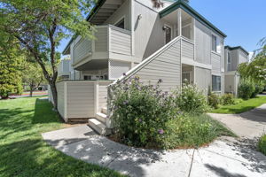  Photo 0