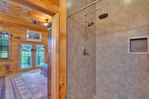 102 - Master bathroom 4