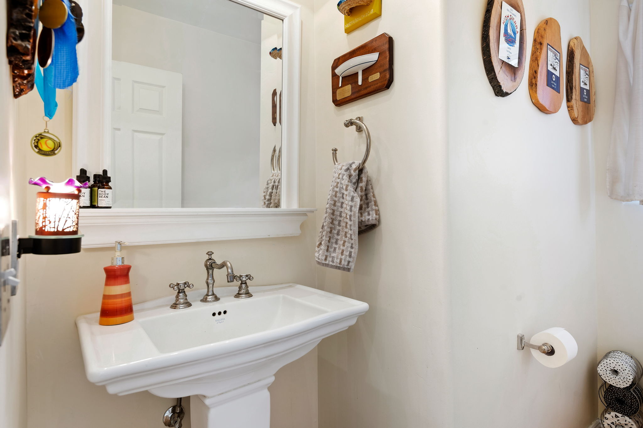 25 - Powder Room