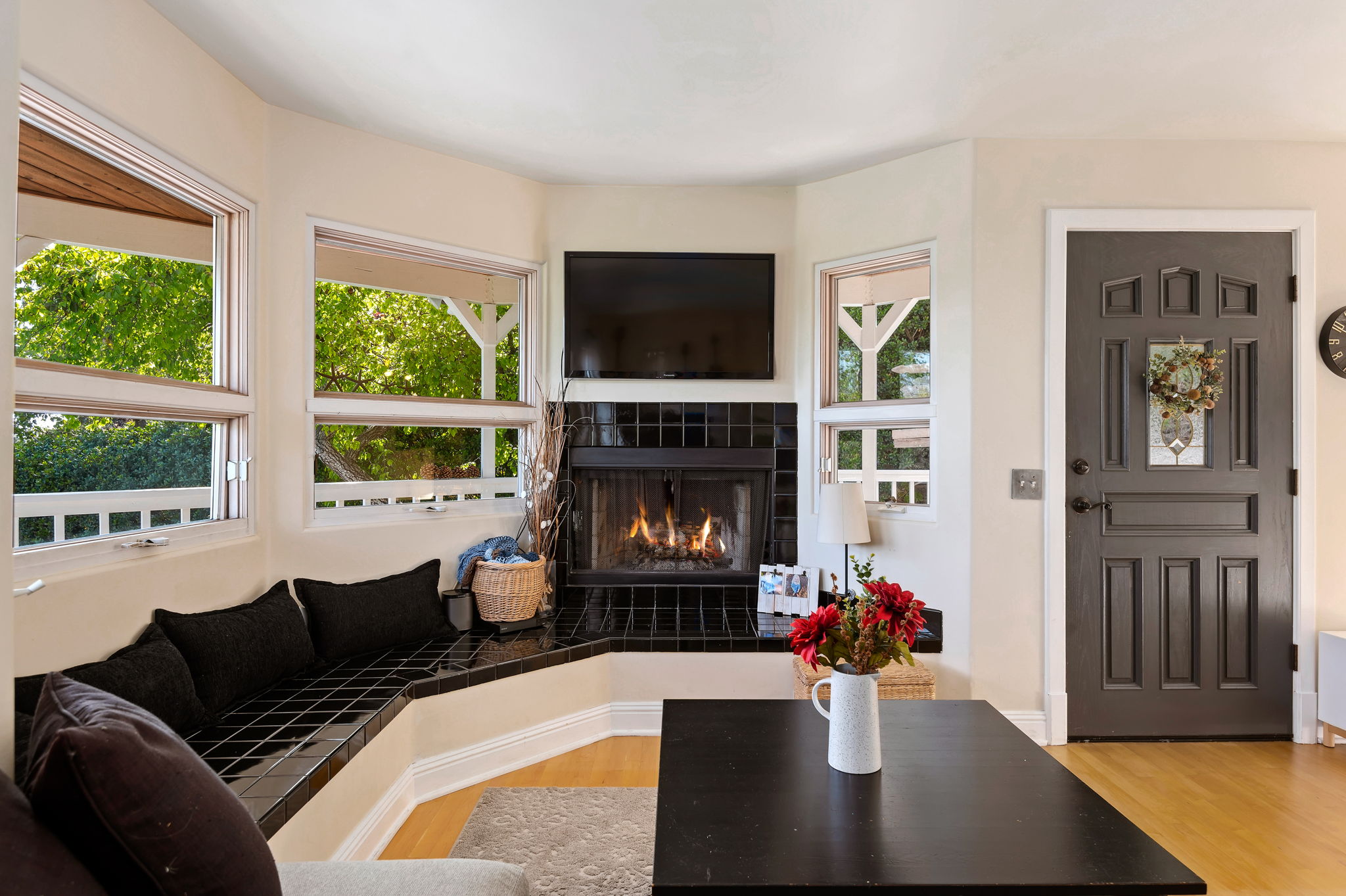 10 - Living Room