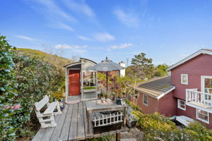 30 - Play House