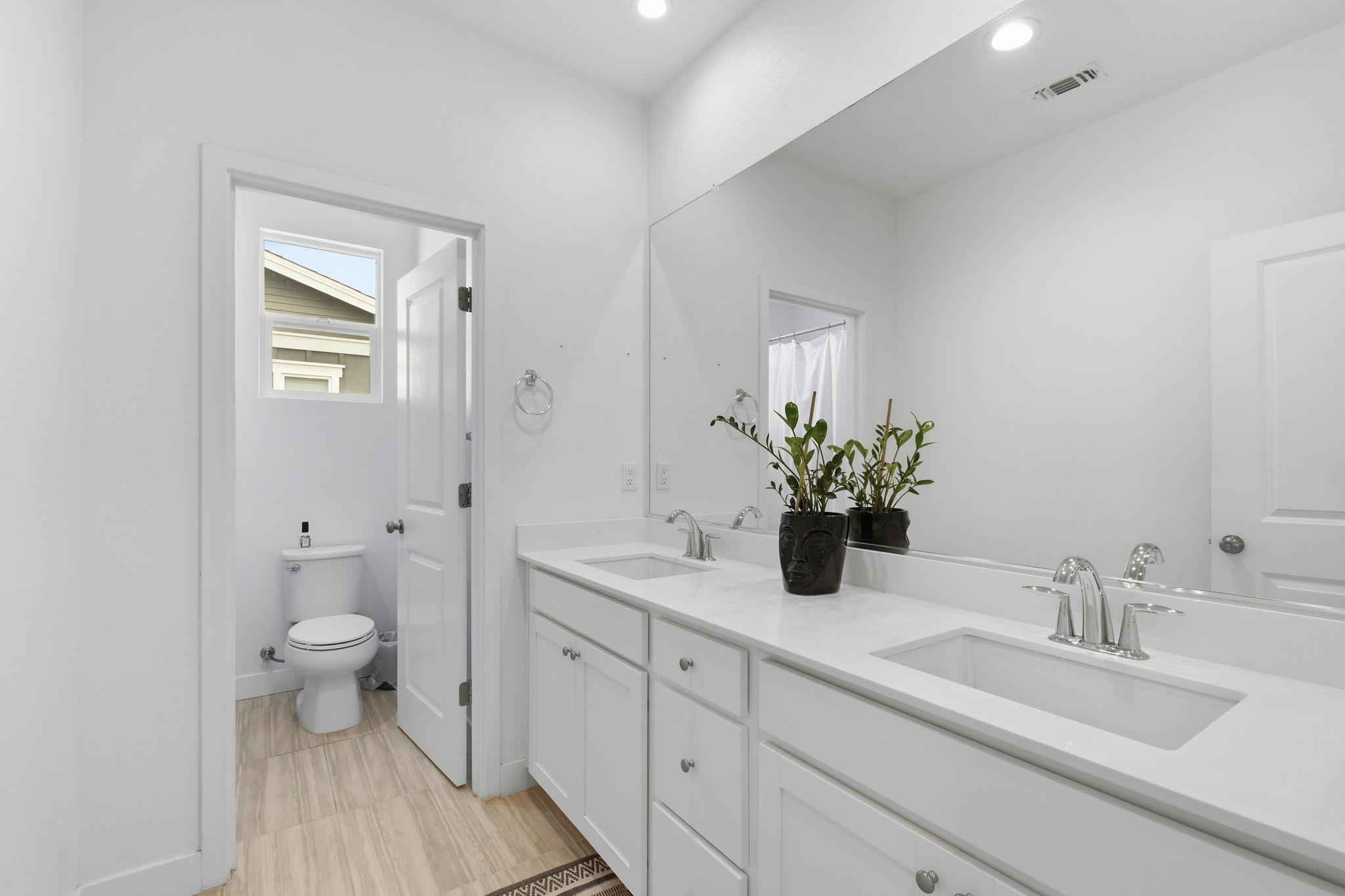 Second-Level Hallway Full Bathroom