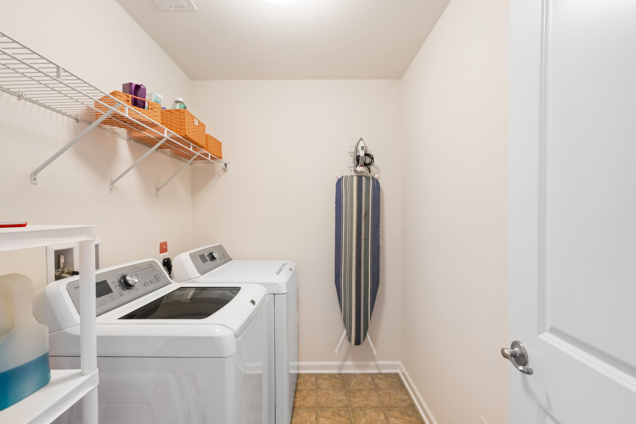 25711 Clairmont Manor Square, Aldie, VA 20105 Staircase Photography