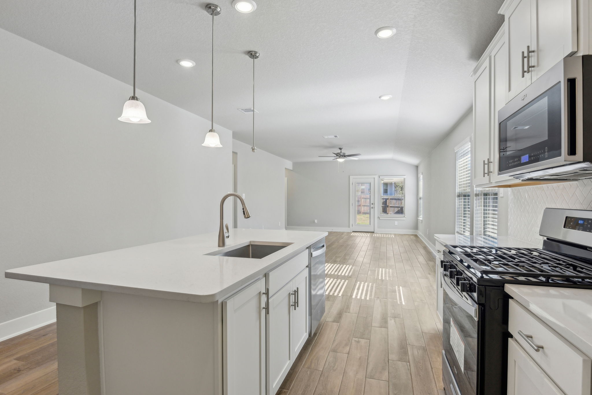 San Antonio-Scenic Crest-25716 Rosey Way-013