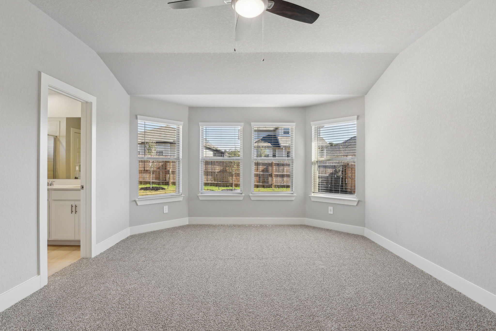 San Antonio-Scenic Crest-25716 Rosey Way-017