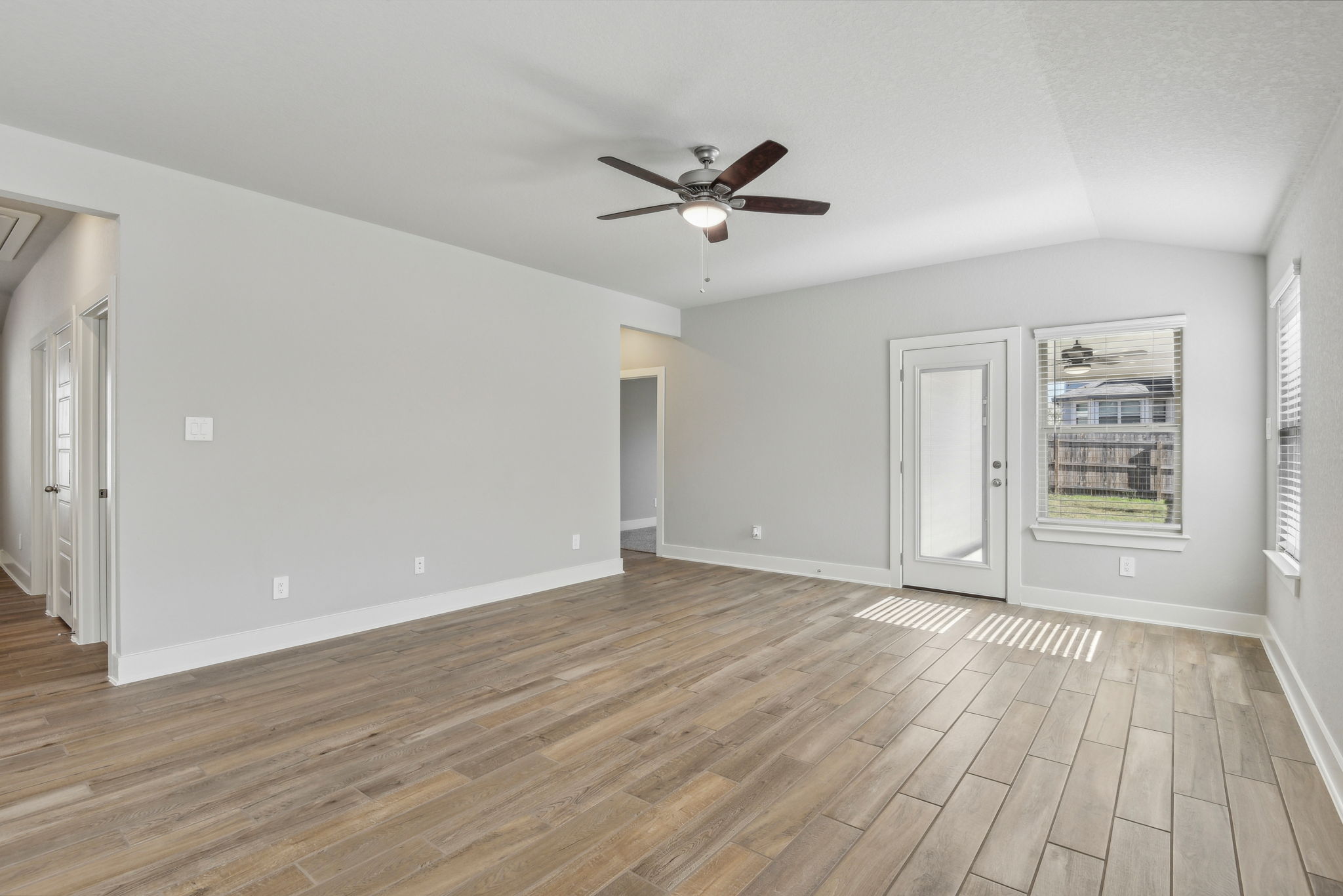 San Antonio-Scenic Crest-25716 Rosey Way-022