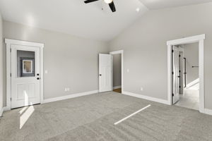  Photo 32