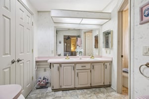 Oak Aly-S1501-029.jpg