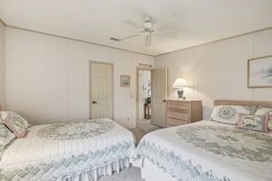 Oak Aly-S1501-034.jpg