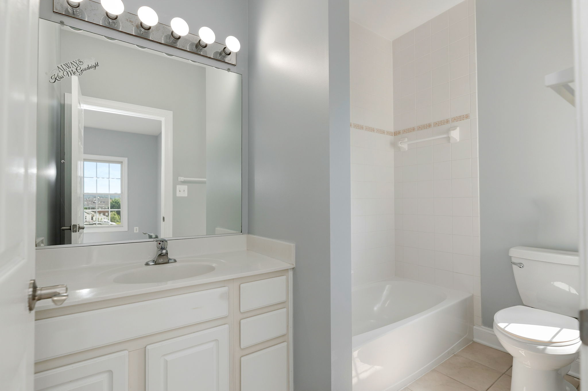 Jr. suite bath!