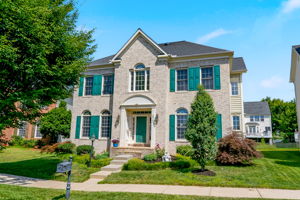 Luxury, Space & Endless Possibilities !!