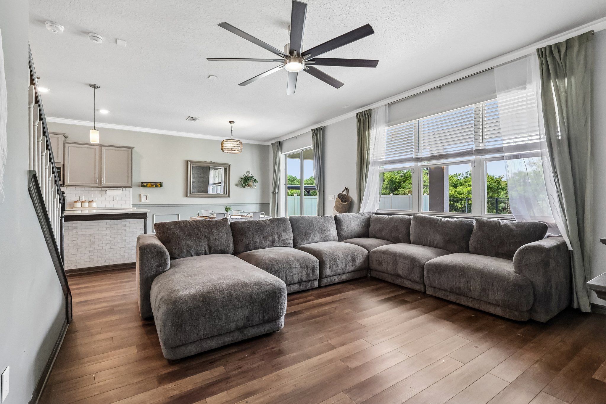 Auburn Ridge Dr -S2104-011.jpg