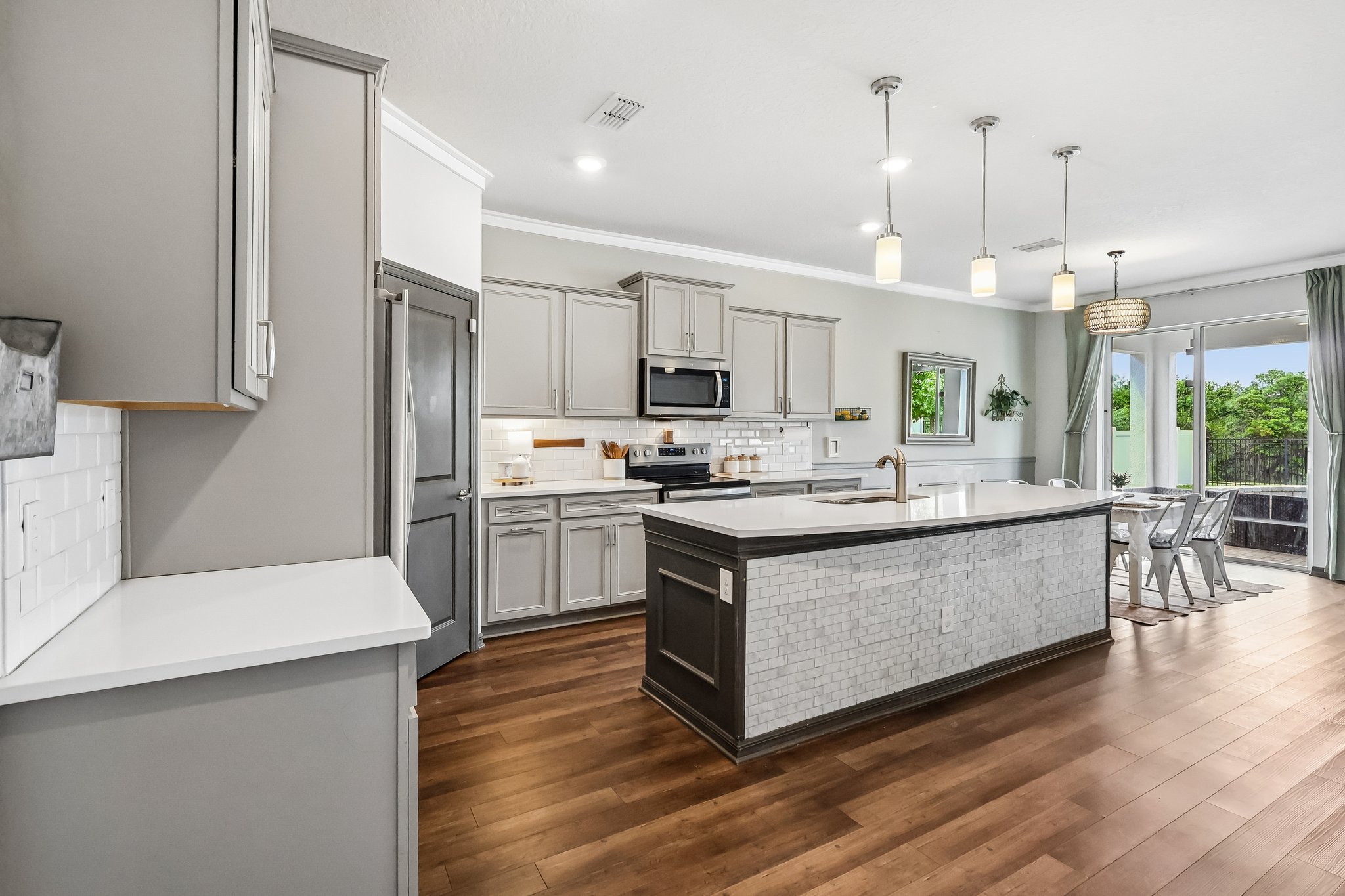 Auburn Ridge Dr -S2104-014.jpg