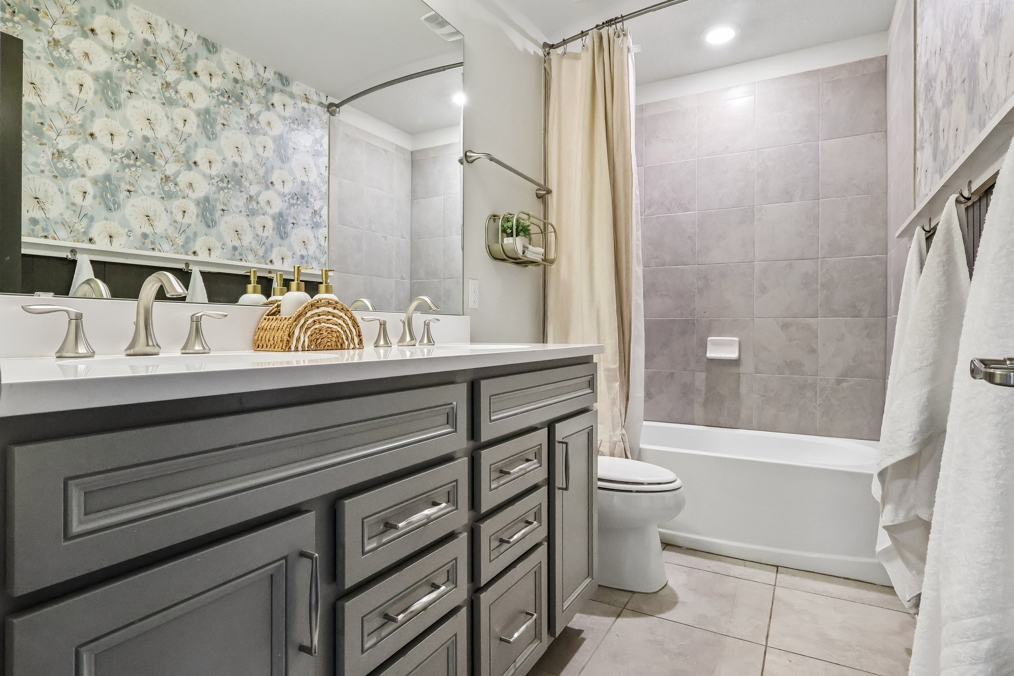 Auburn Ridge Dr -S2104-034.jpg