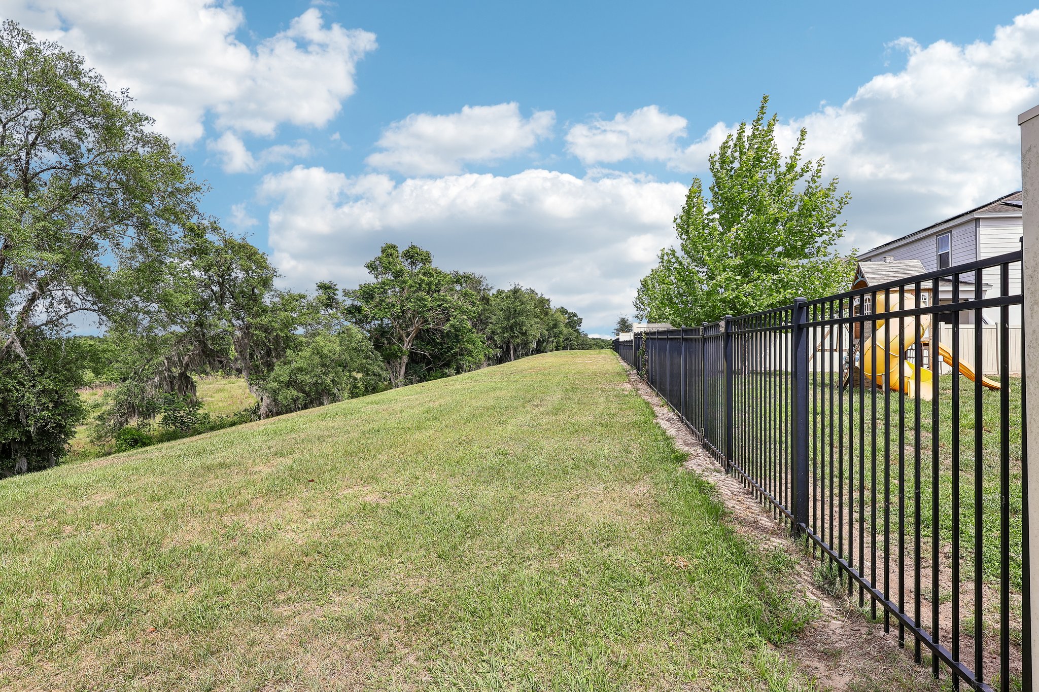 Auburn Ridge Dr -S2104-043.jpg