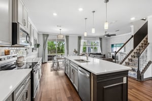 Auburn Ridge Dr -S2104-015.jpg