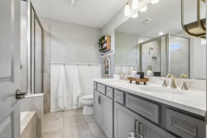Auburn Ridge Dr -S2104-038.jpg