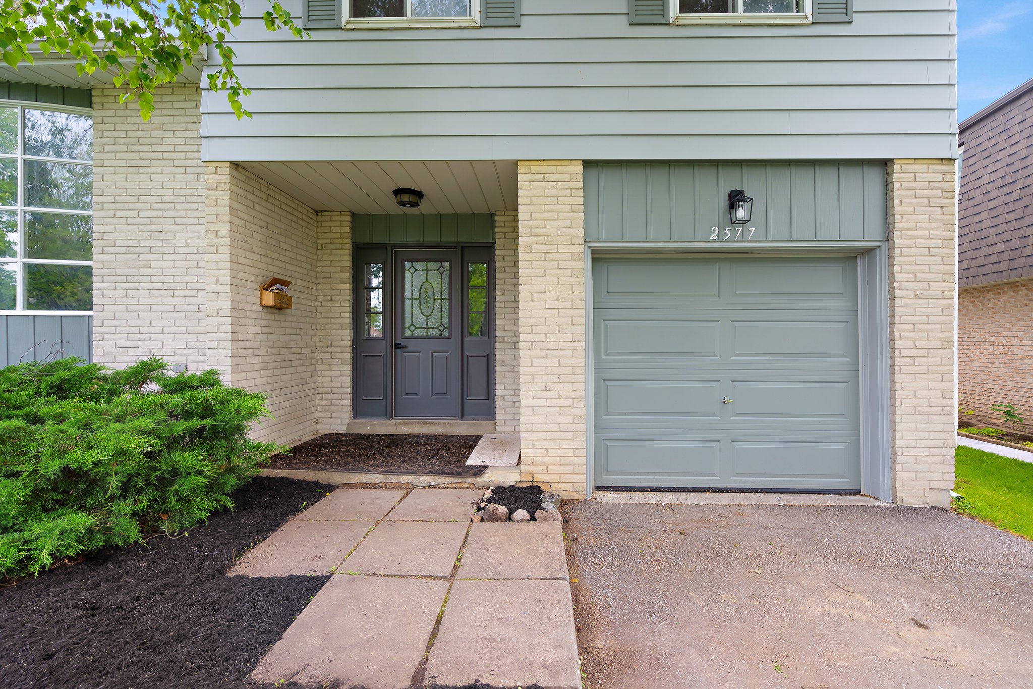 2577 Ridgetop Crescent, Peterborough, ON K9L 1J1, Canada Photo 3