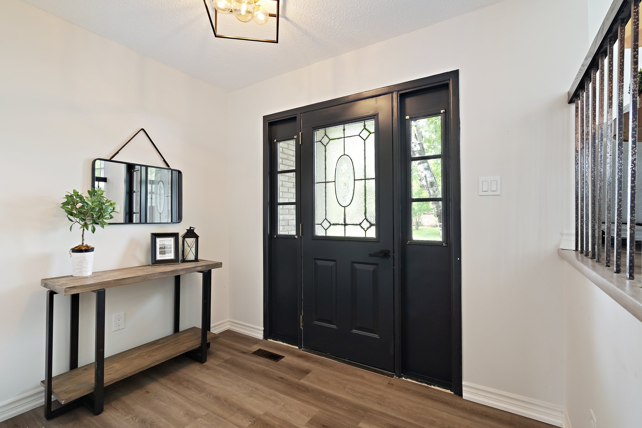 2577 Ridgetop Crescent, Peterborough, ON K9L 1J1, Canada Photo 4