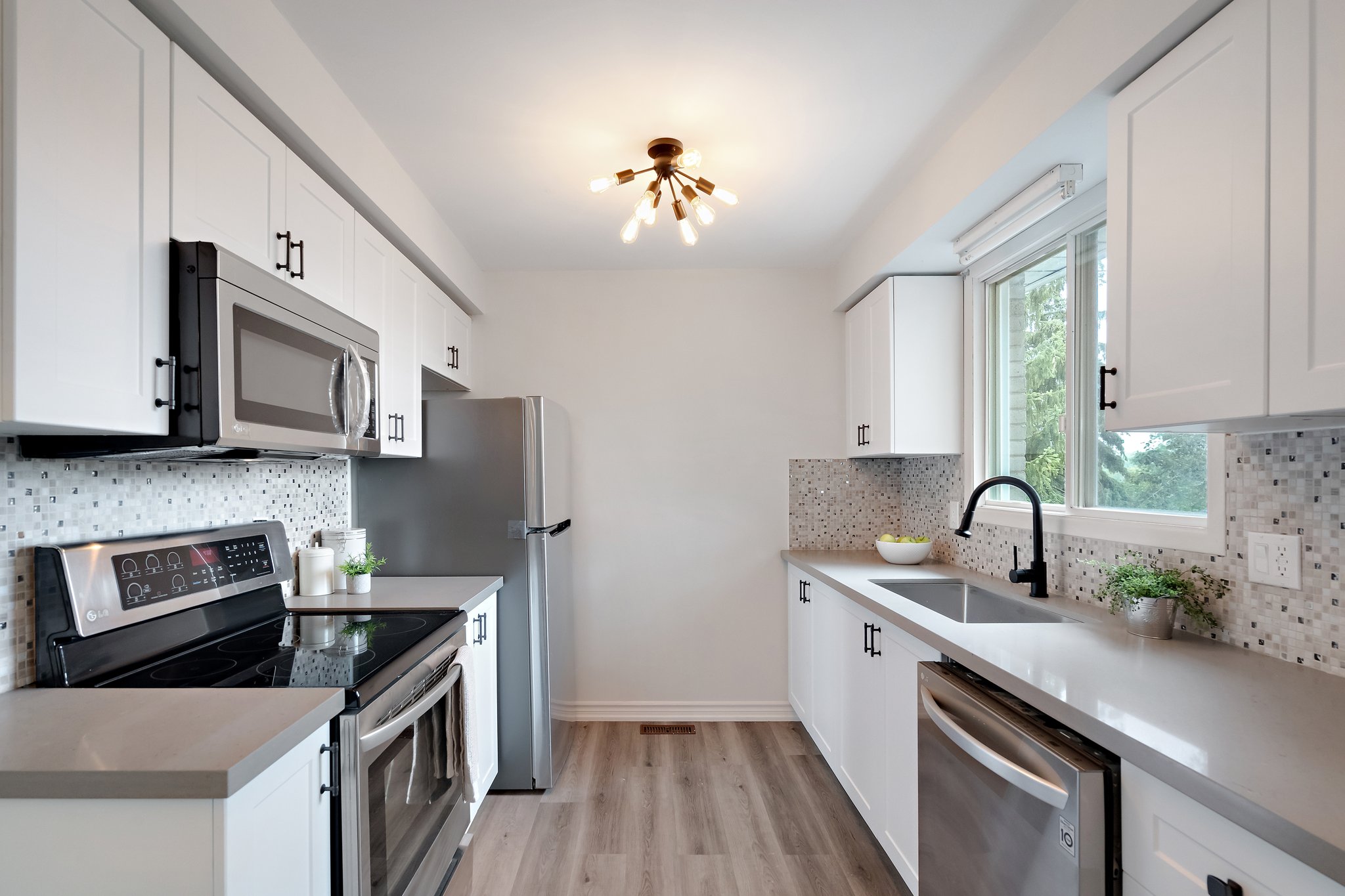 2577 Ridgetop Crescent, Peterborough, ON K9L 1J1, Canada Photo 18